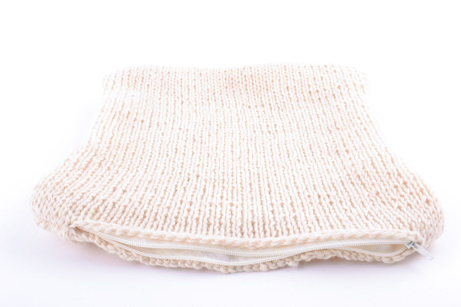 Petite housse de coussin tricotée en mi-laine beige originale faite main photo 5