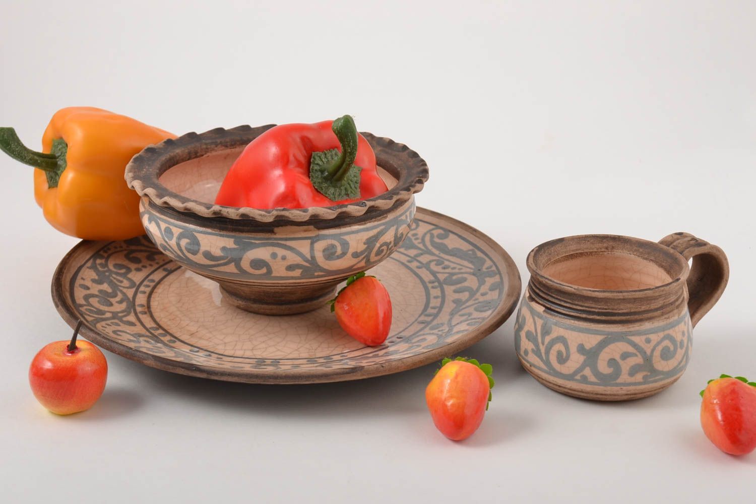 Vajilla artesanal de cuenco plato y taza de cerámica utensilios de cocina 
 foto 1
