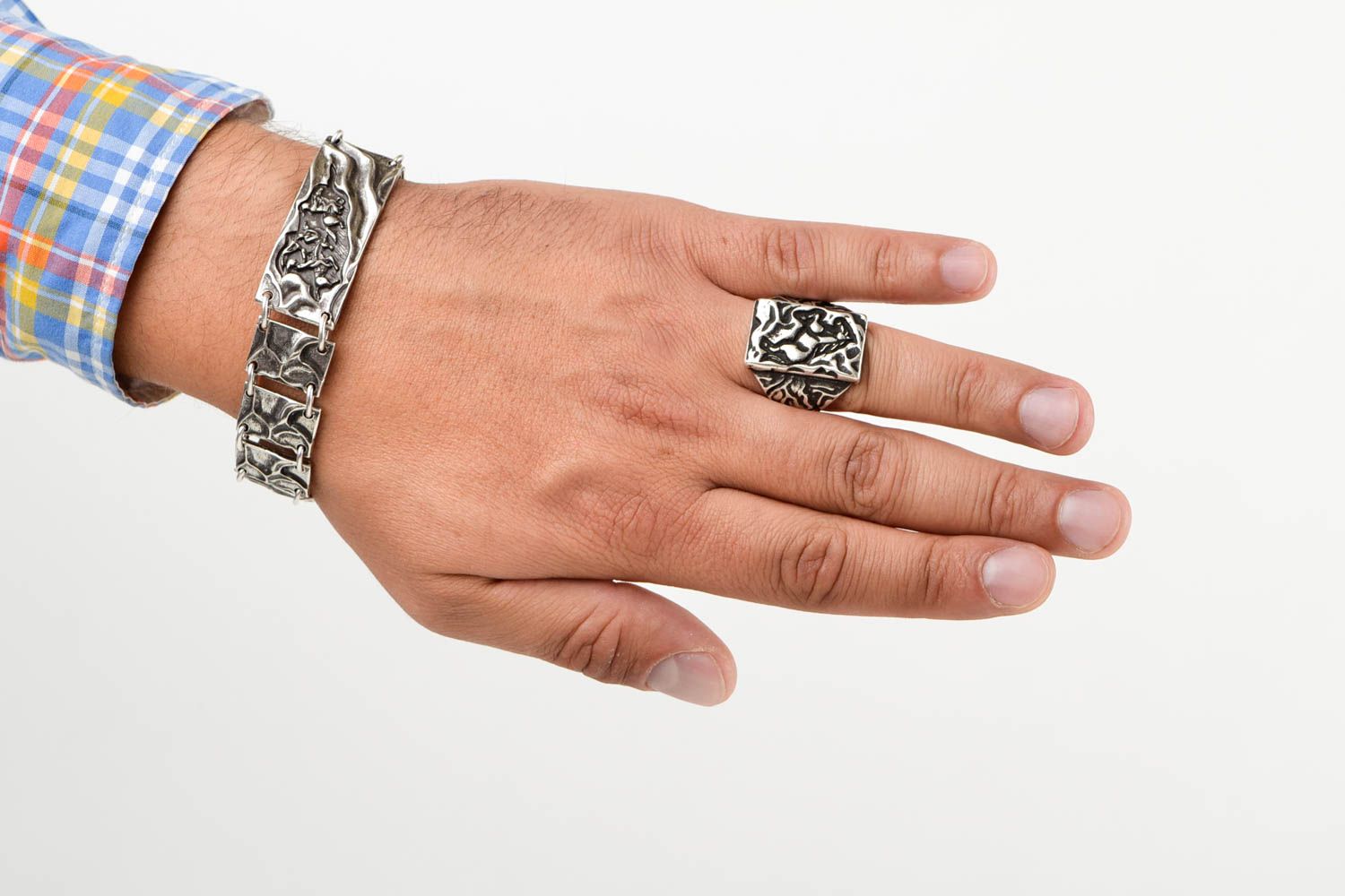 Stilvoller Ring am Finger handmade Schmuck Armband schönes Geschenk für Frauen foto 2