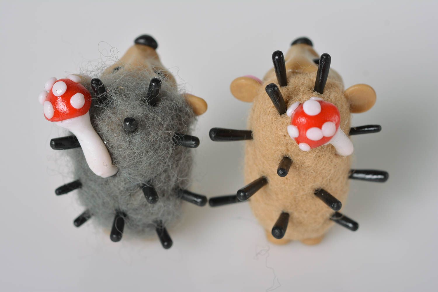 Handmade Kuscheltiere Igel Geschenke für Kinder Haus Deko aus Wolle 2 Stück  foto 3