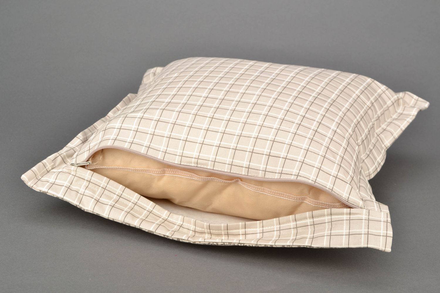 Диванная подушка мягкая ручной работы со съемным чехлом на молнии Цветы фото 4