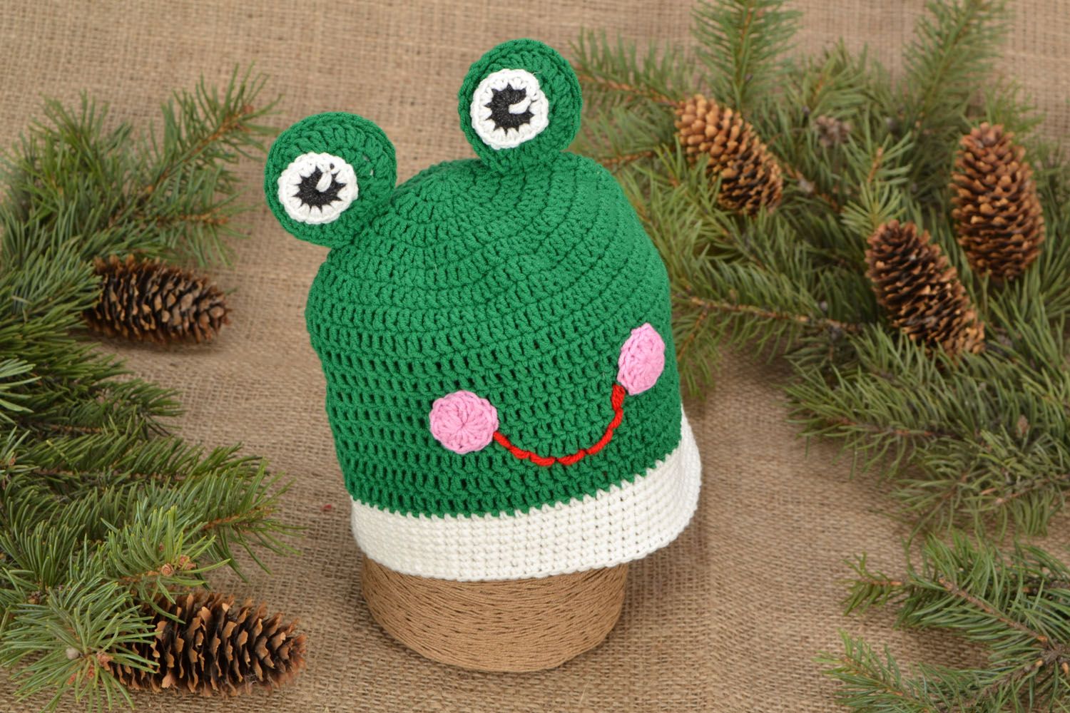 Children's crocheted hat Frog photo 1