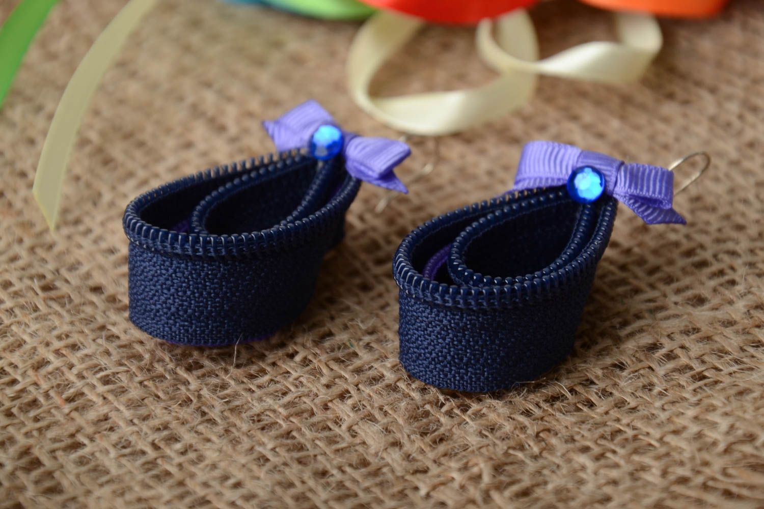 Blaue Ohrringe Tropfen aus Ripsbändern mit Schleifen handmade Schmuck für Frauen foto 1