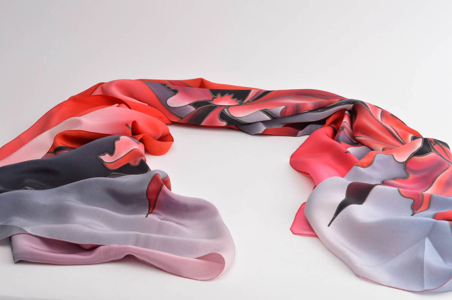 Красный платок ручной работы платок из шелка авторский оригинальный подарок фото 3