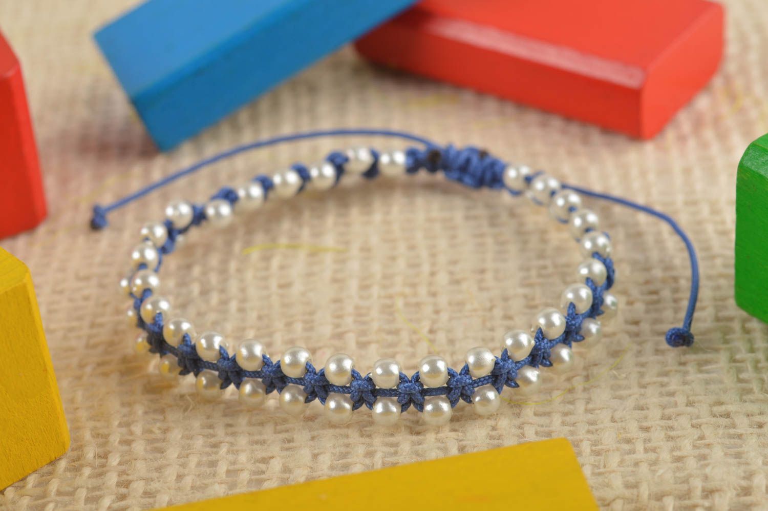 Bracelet textile Bijou fait main bleu fin tressé avec perles Cadeau femme photo 1