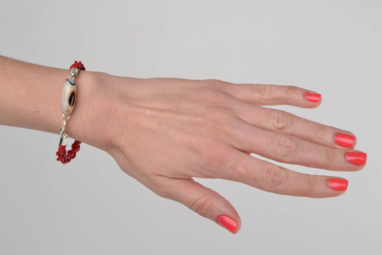 Handgemachtes schmuckvolles elegantes rotes Armband aus Achat originell schön foto 2