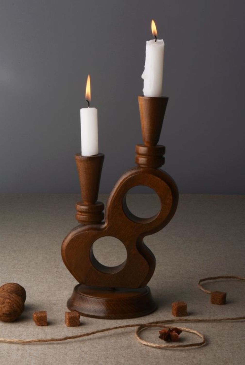 Деревянный подсвечник на две свечи фото 1