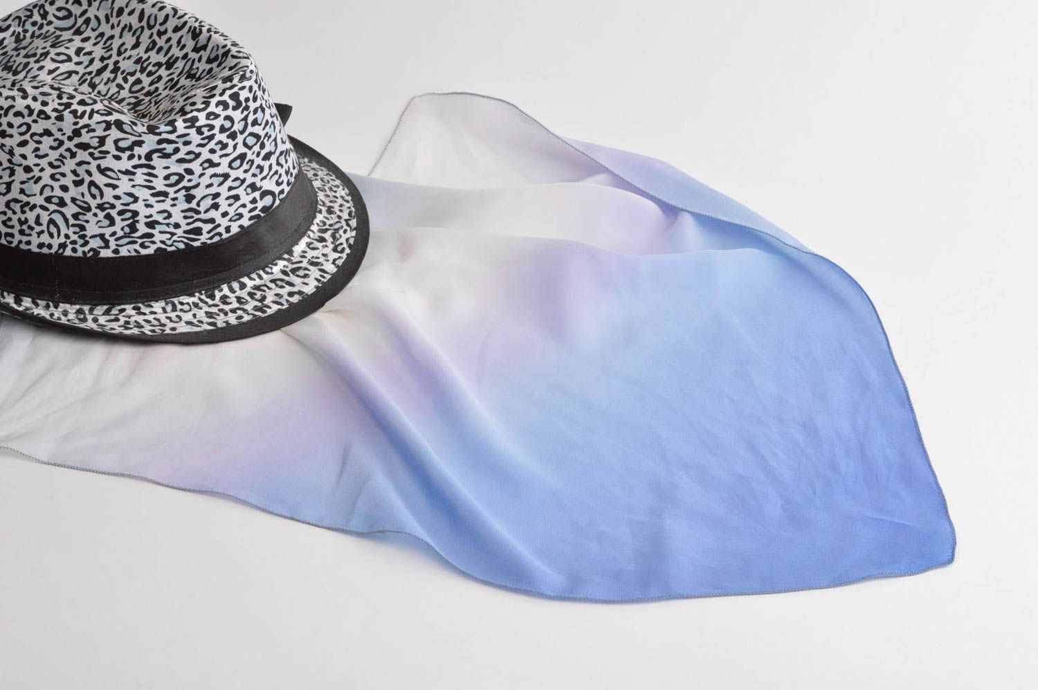 Светлый платок ручной работы платок из шелка оригинальный необычный подарок фото 1