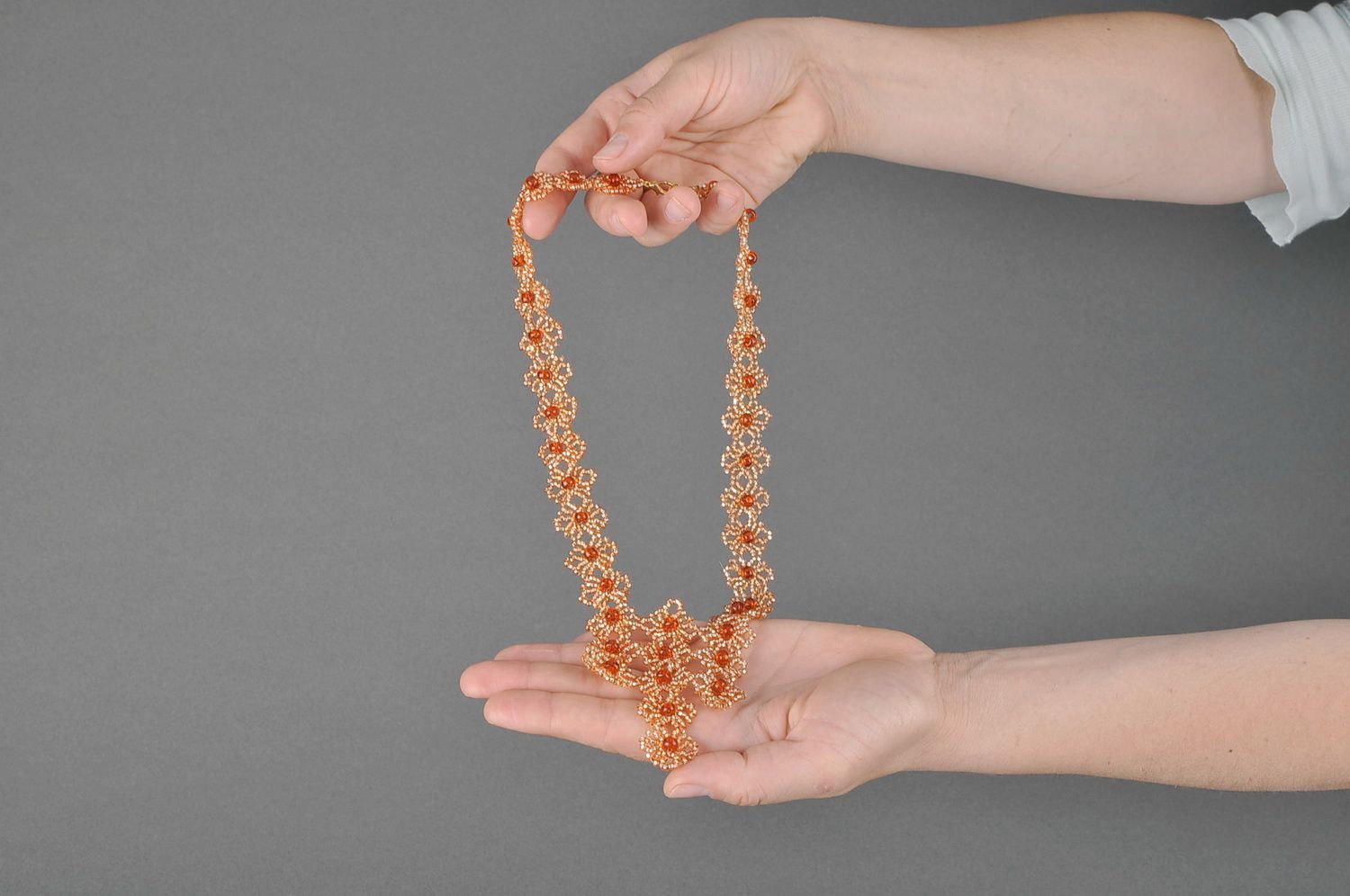 Collier en perles de rocaille italiennes et verre tchèque Fleurs dorées photo 5