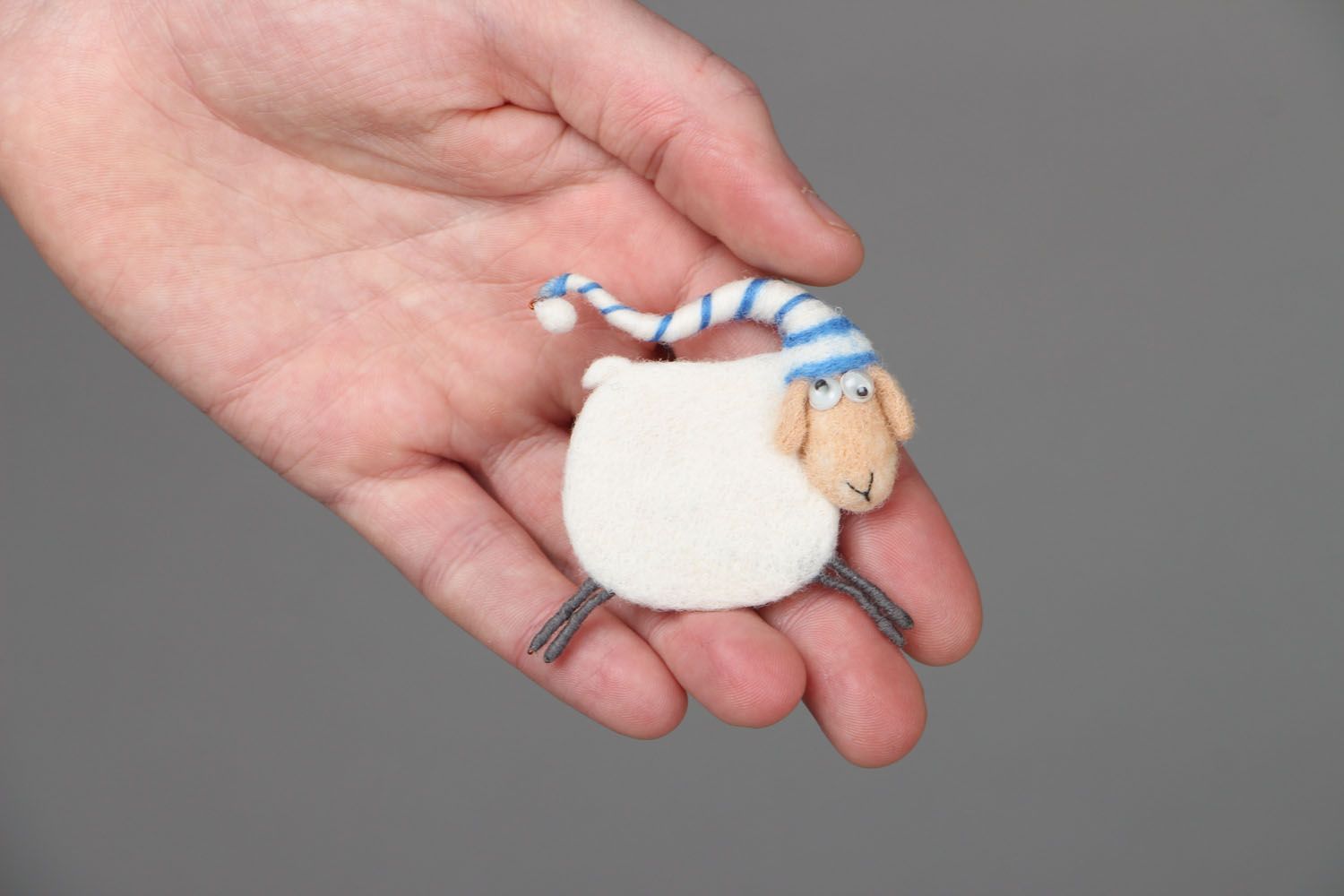 Felted brooch Sheep photo 4