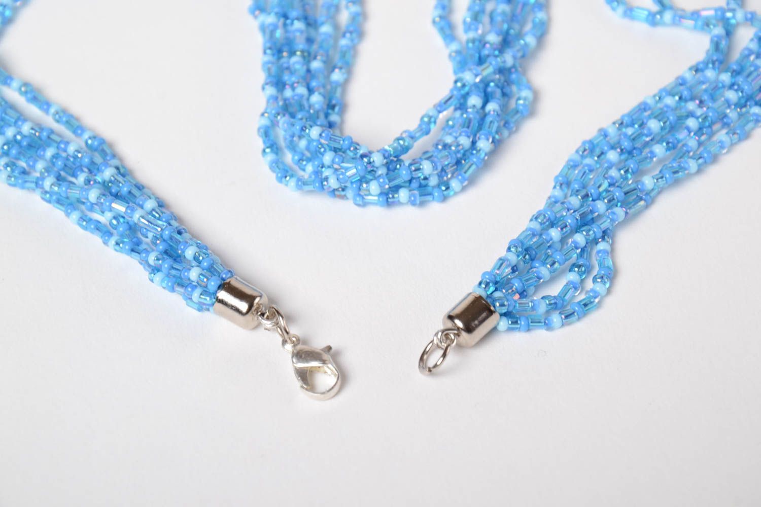 Ожерелье из бисера и стекляруса ручной работы многорядное красивое голубое фото 3