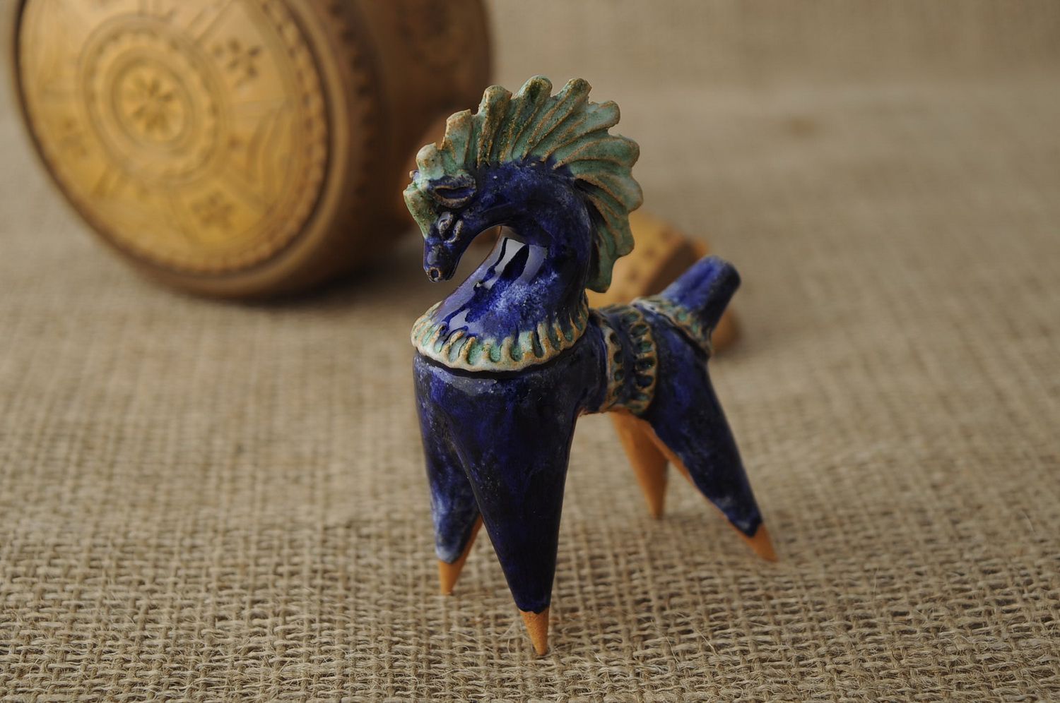 Cheval bleu en céramique d'Opichnia photo 3