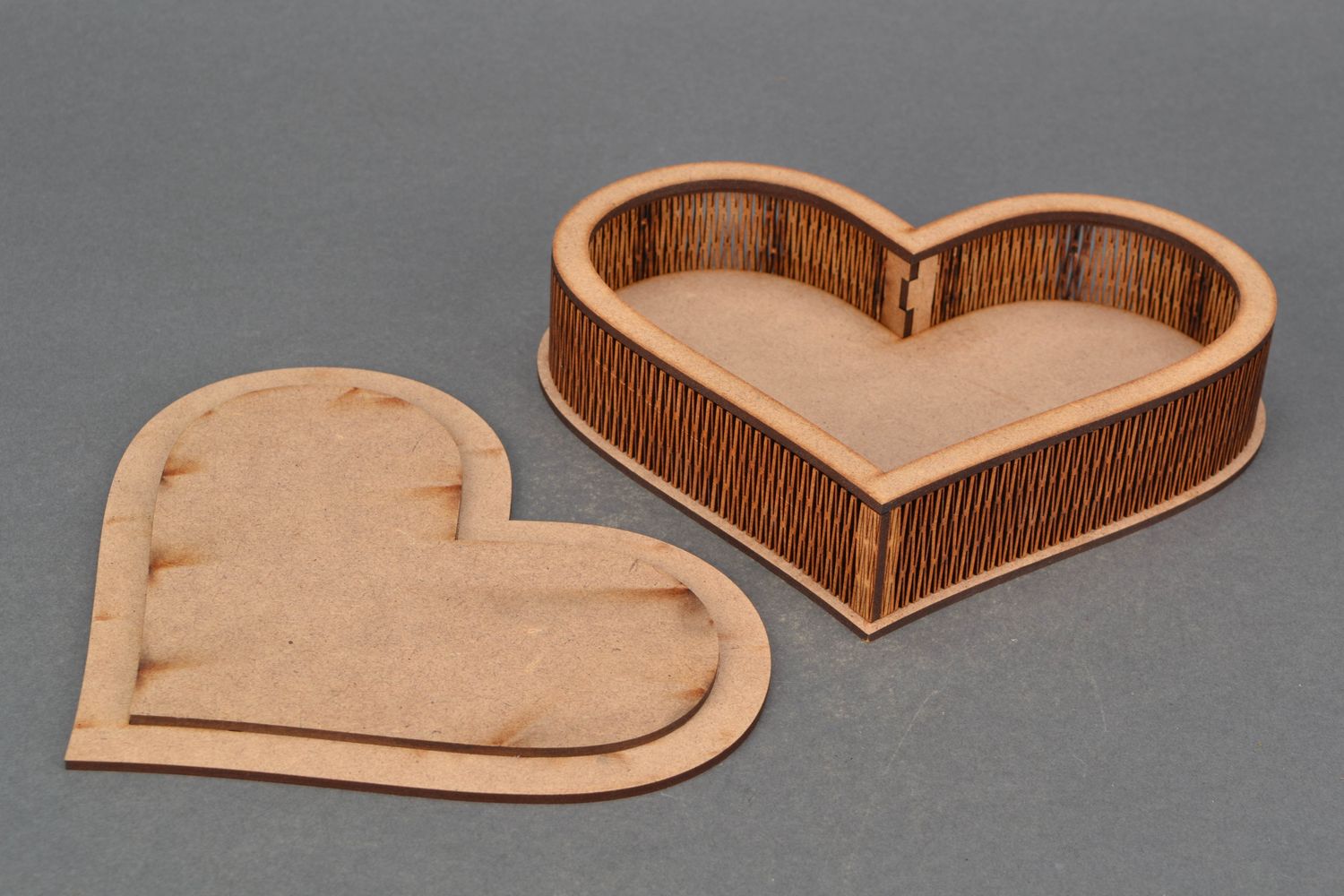 Handmade craft blank for carved heart-shaped jewelry box photo 3