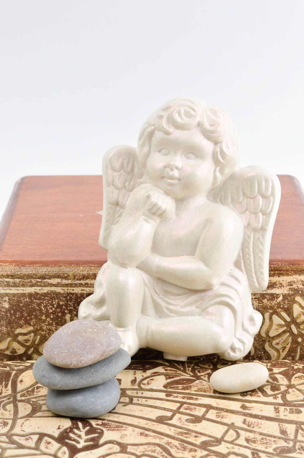 Декоративный элемент из гипса хэнд мейд гипсовый ангелочек украшение из гипса фото 1