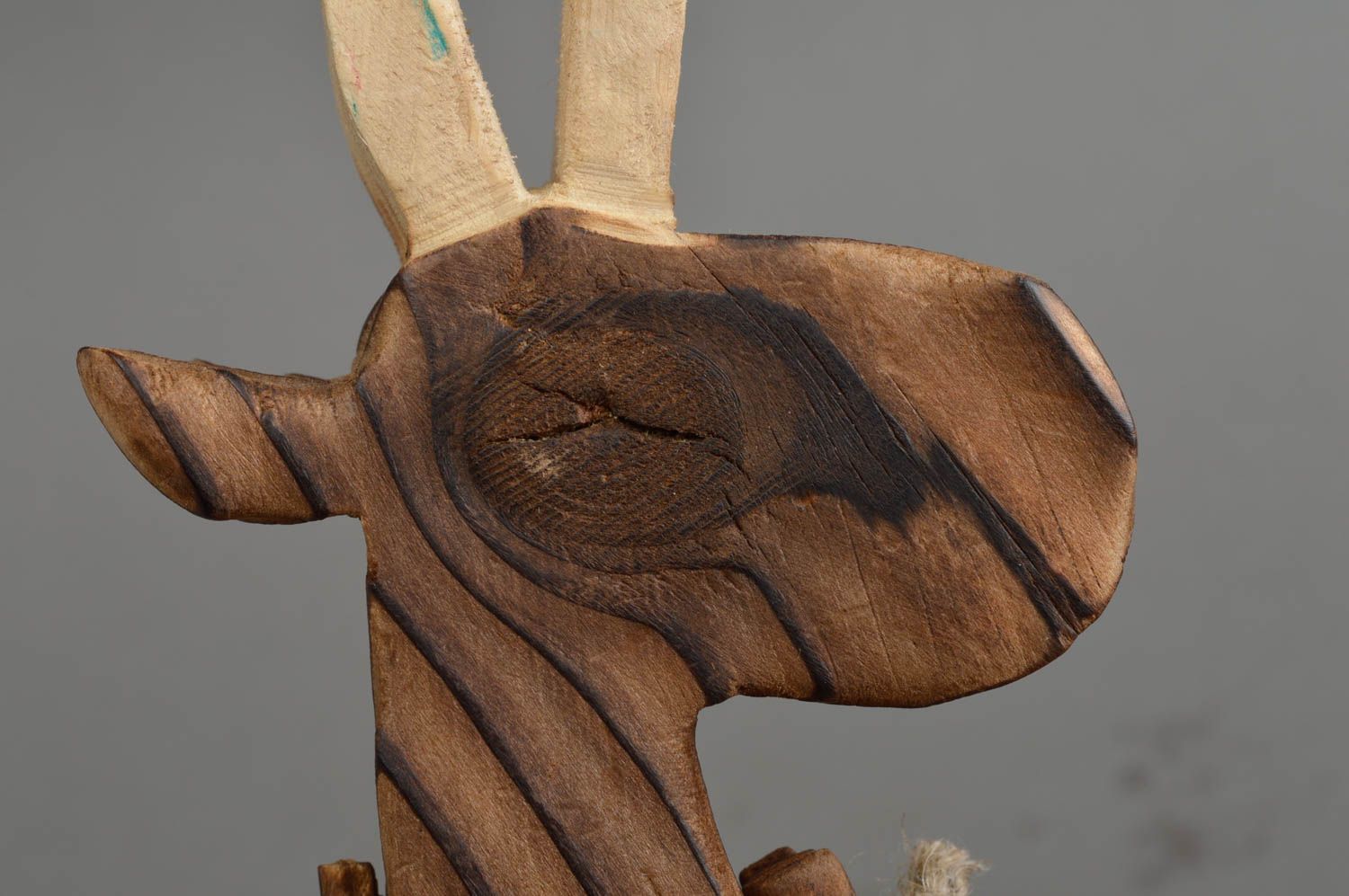 Крохотная статуэтка из дерева в виде козла авторский сувенир или декор фото 5