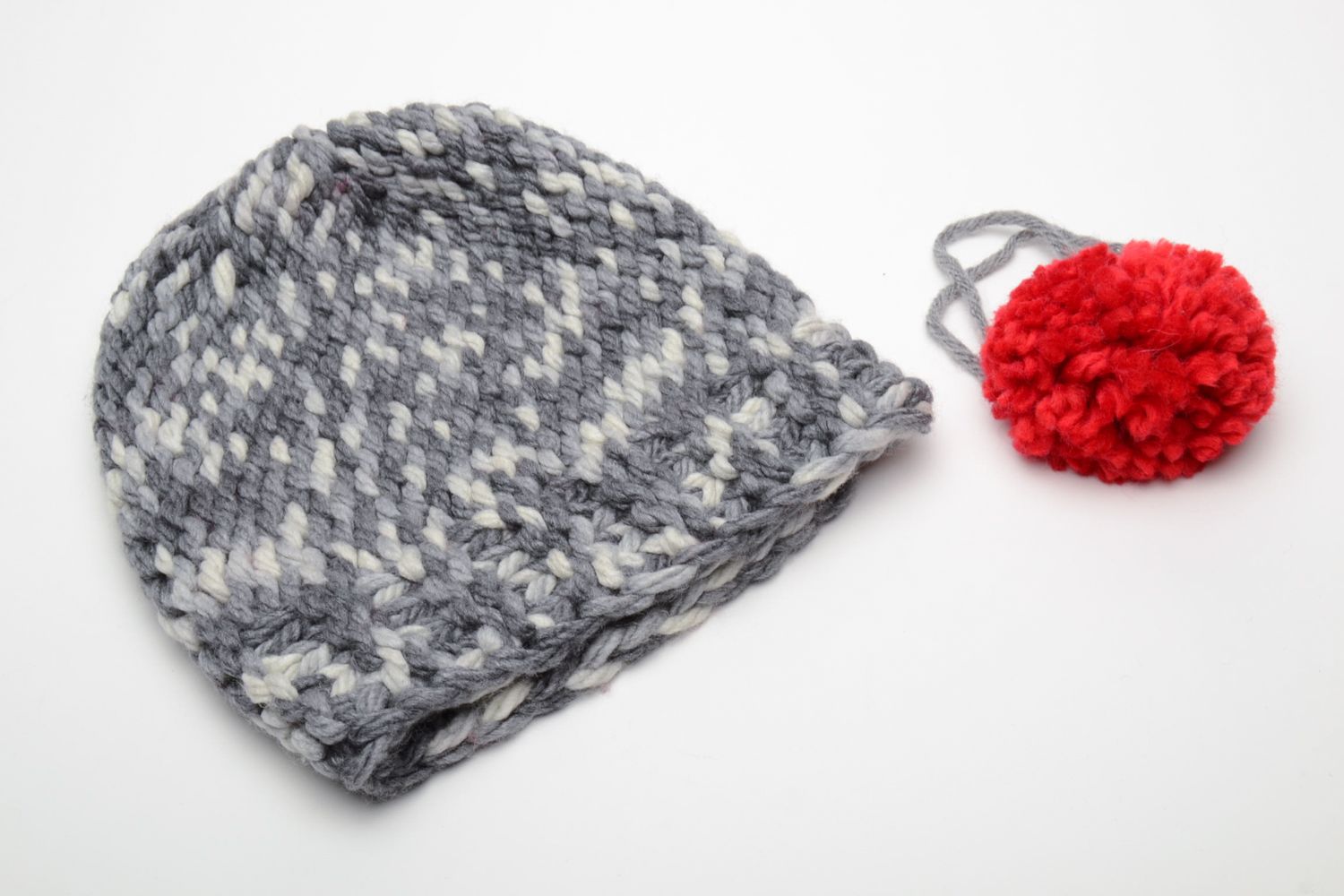 Women's crochet hat with pompon photo 5