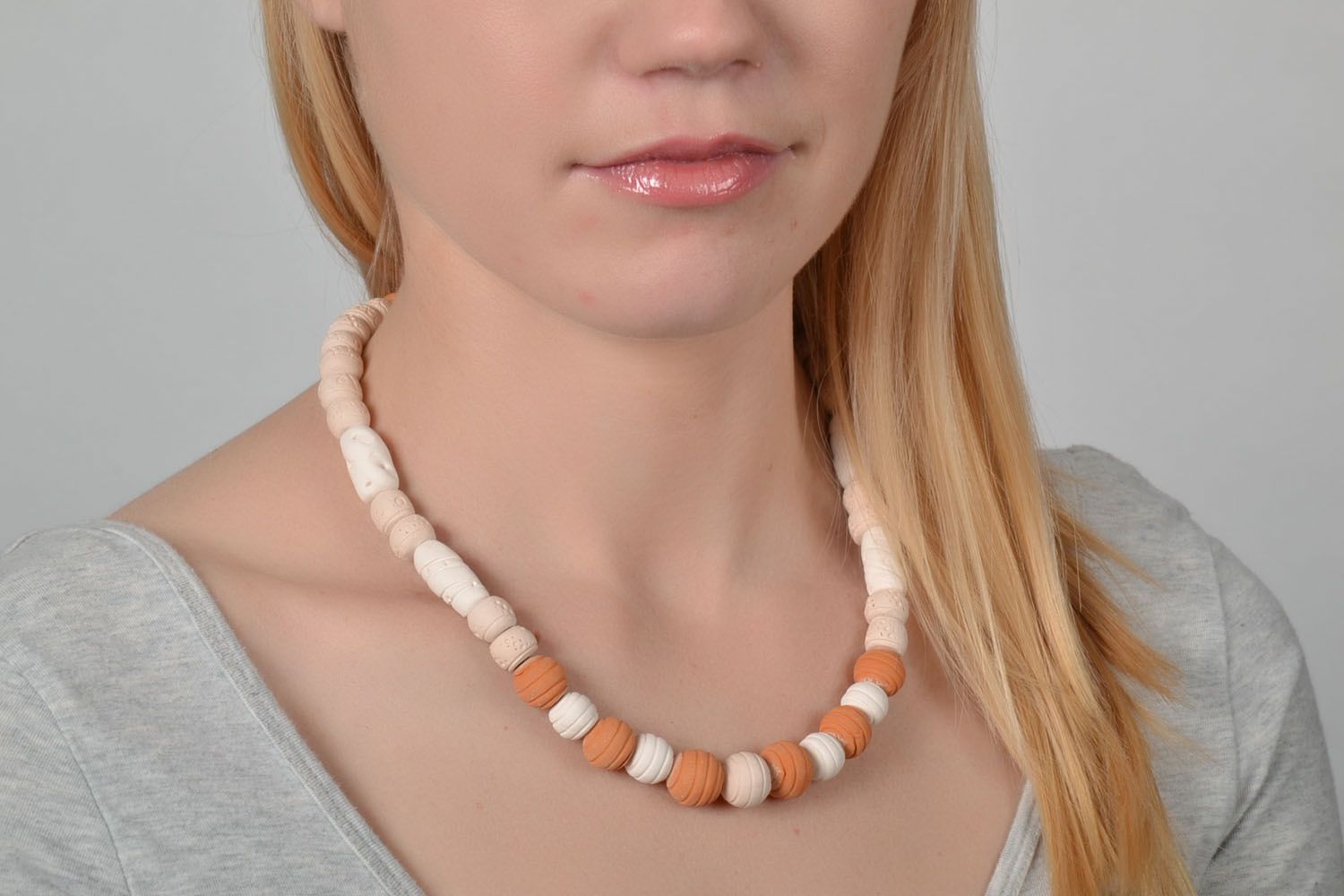 Ceramic necklace in ethnic style photo 2