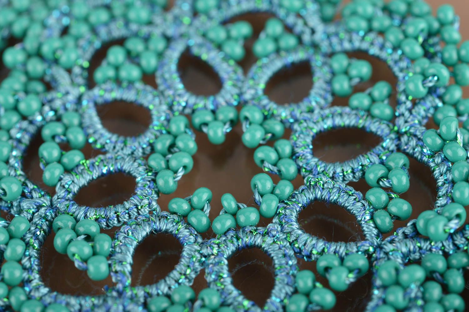 Bracelet large turquoise frivolité fait main tressé avec perles de rocaille photo 4