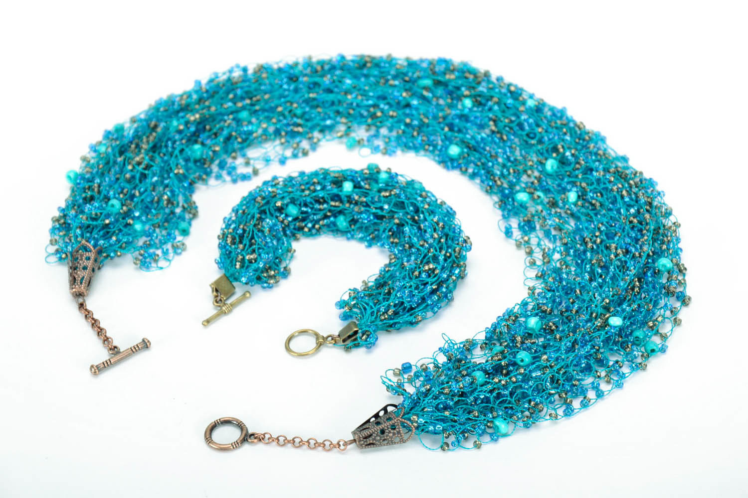 Set of beaded adornments: bracelet and necklace photo 1