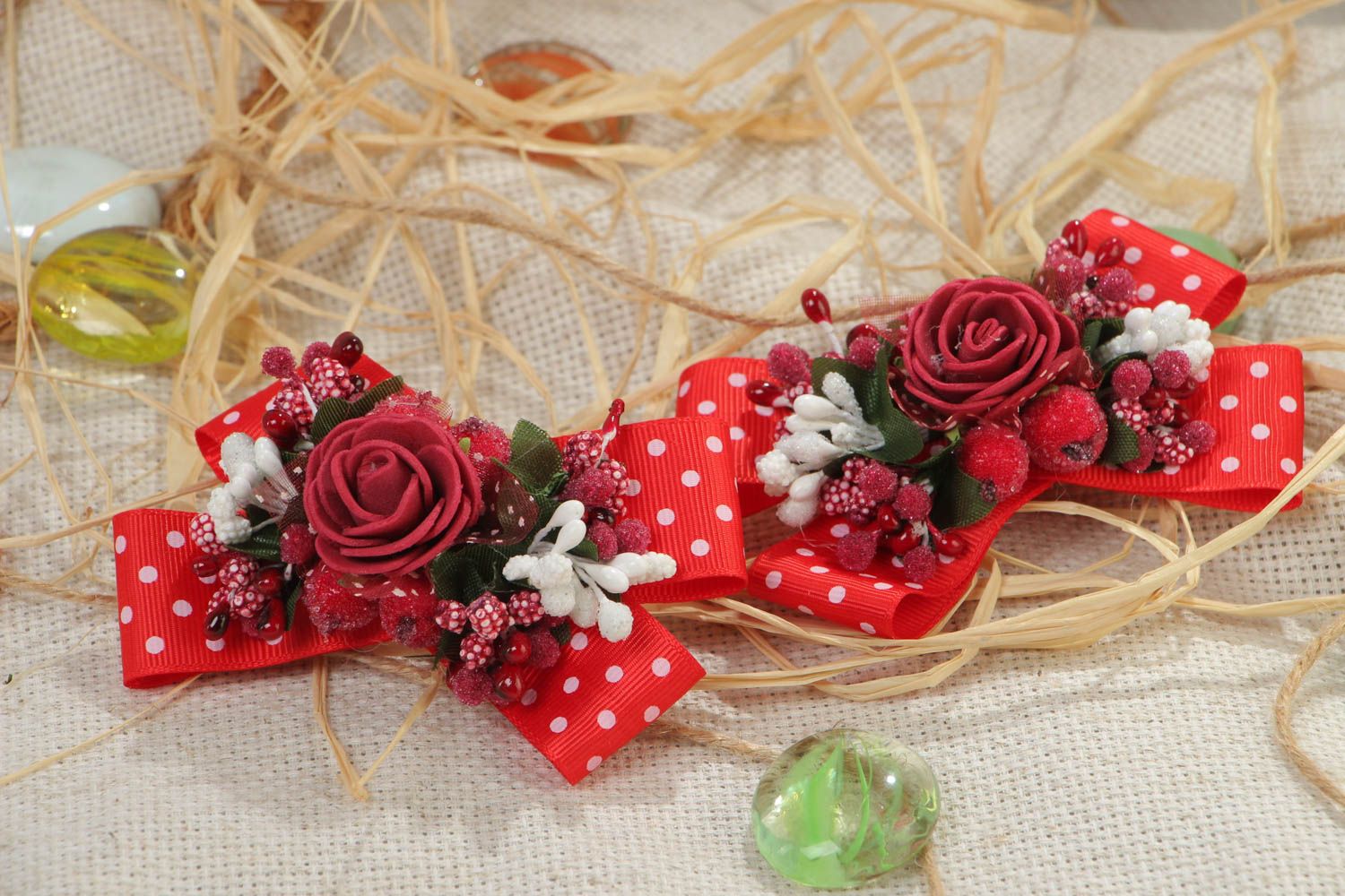 Set of 2 handmade hair bands with small rep ribbon bows and flowers of red color photo 1