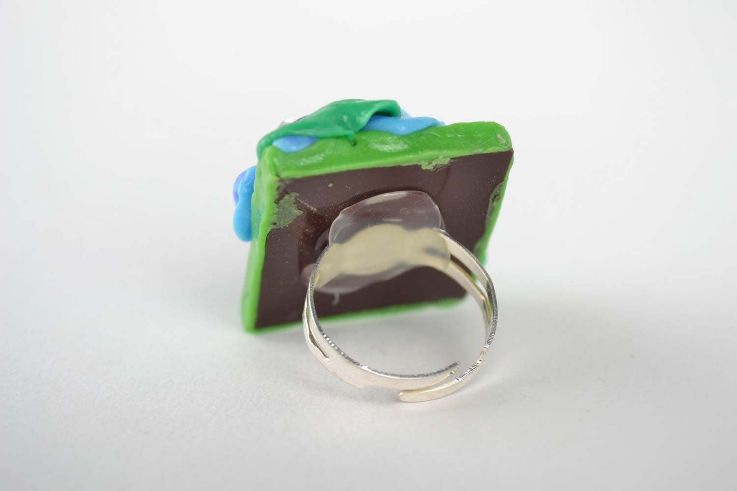 Голубое разъемное кольцо с цветами из полимерной глины аксессуар ручной работы  фото 3