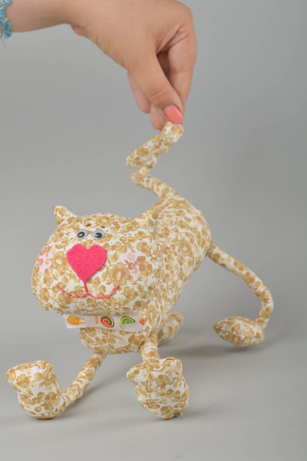 Игрушка ручной работы игрушка кот с бантиком интерьерная игрушка оригинальная фото 4