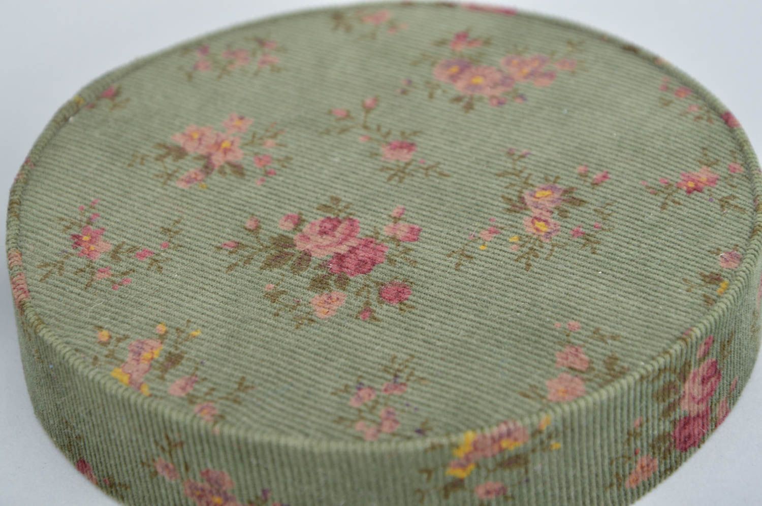 Handmade small green round jewelry box covered with fabric with flowers photo 4