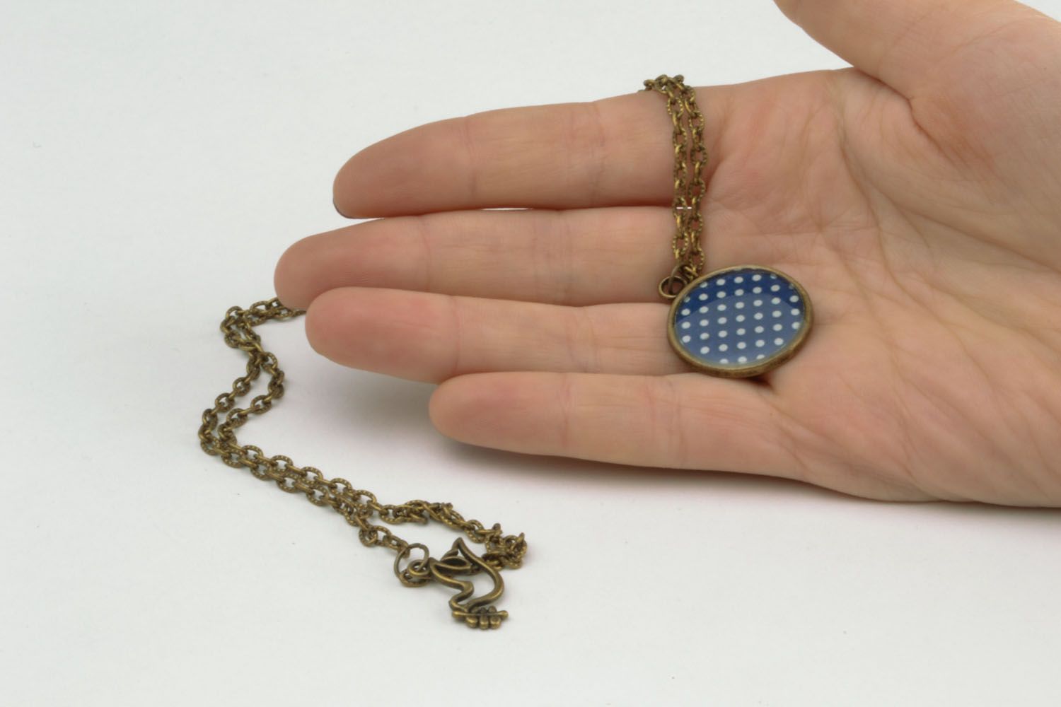 Polka dots pendant made of epoxy resin photo 2