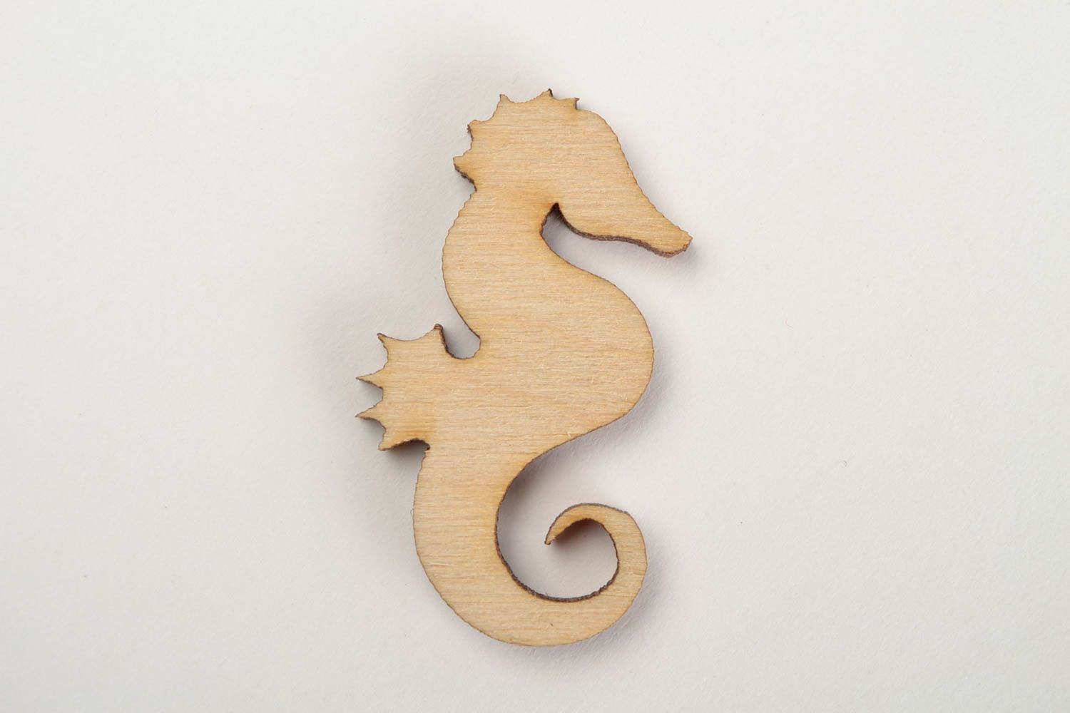 Handgemachte kleine Figur zum Bemalen  Miniatur Figur Holz Rohling Seepferd foto 3