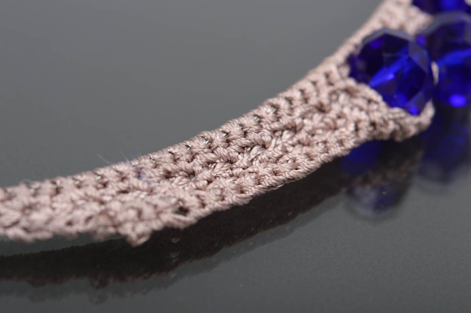 Collier cristal de roche bleu Bijou fait main en coton et soie Cadeau femme photo 2