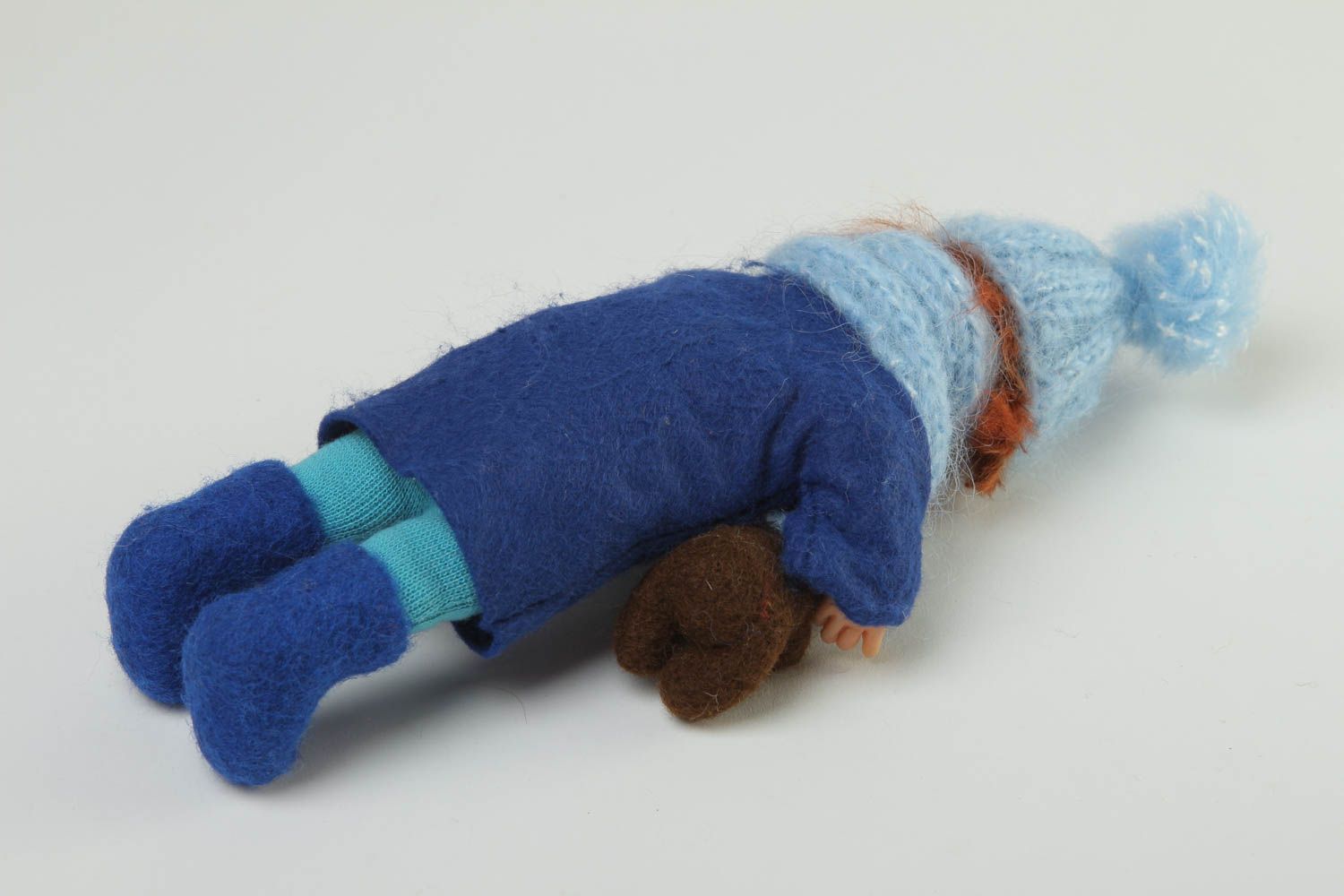 Декоративная кукла рыжая игрушка ручной работы дизайнерская кукла в синем пальто фото 4