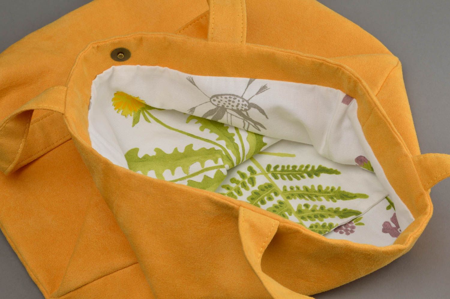 Желтая сумка из искусственной замши с карманом ручной работы стильная яркая фото 3