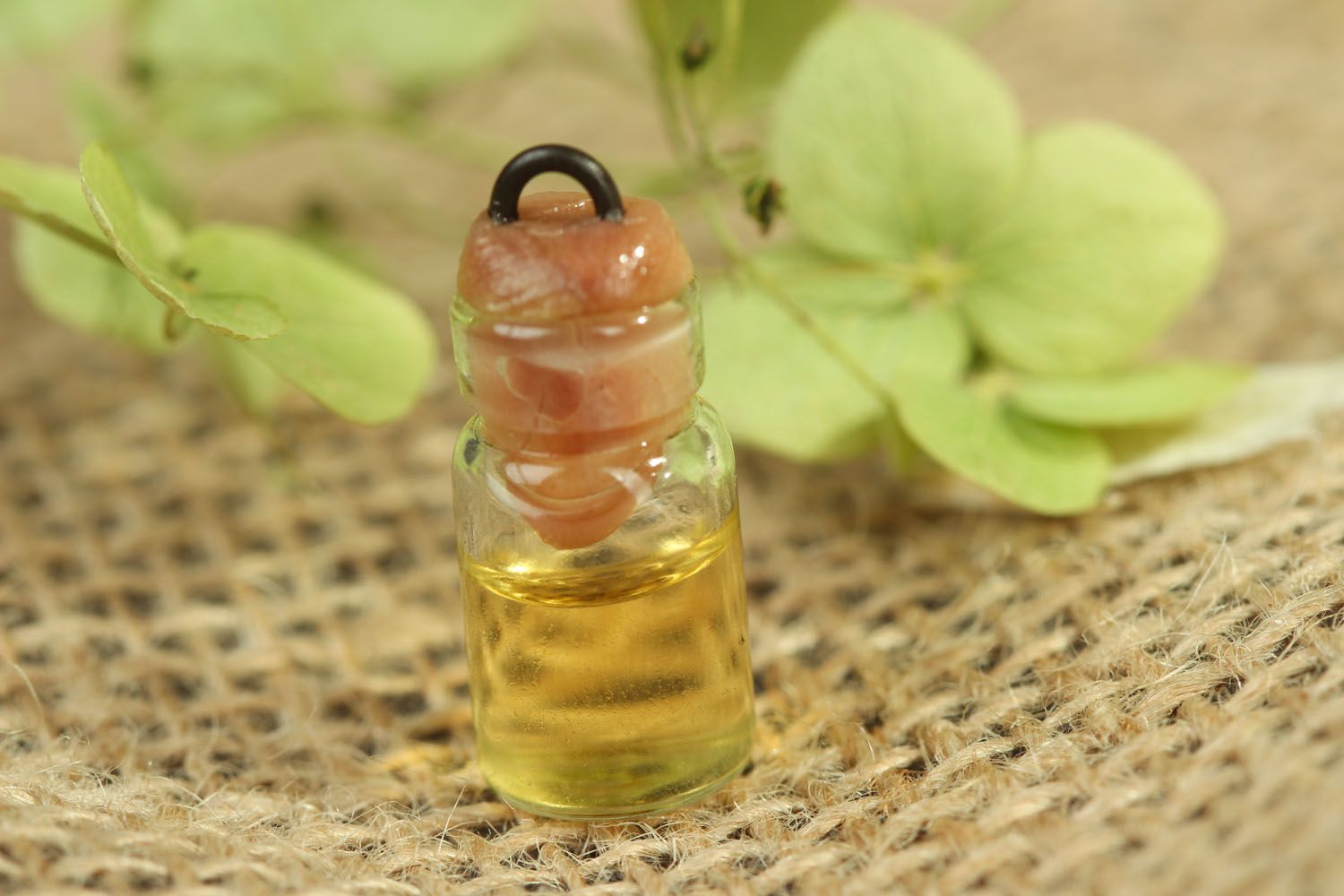 Natural perfume oil with jasmine and apple photo 3