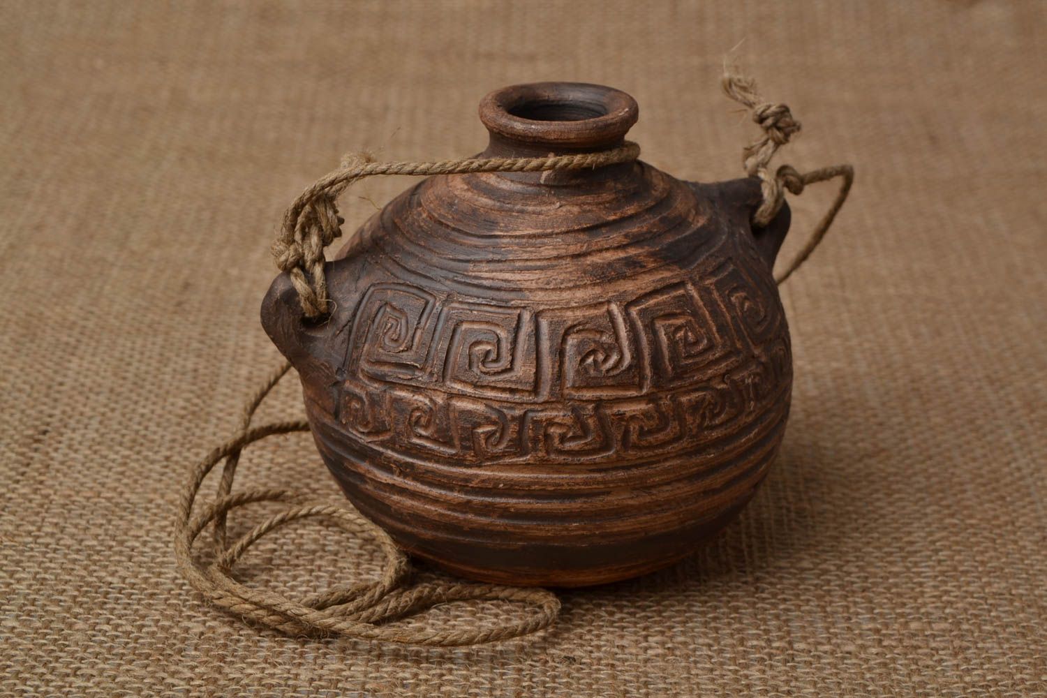 Gourde céramique brune ronde faite main originale avec anses et ficelle 50 cl photo 1