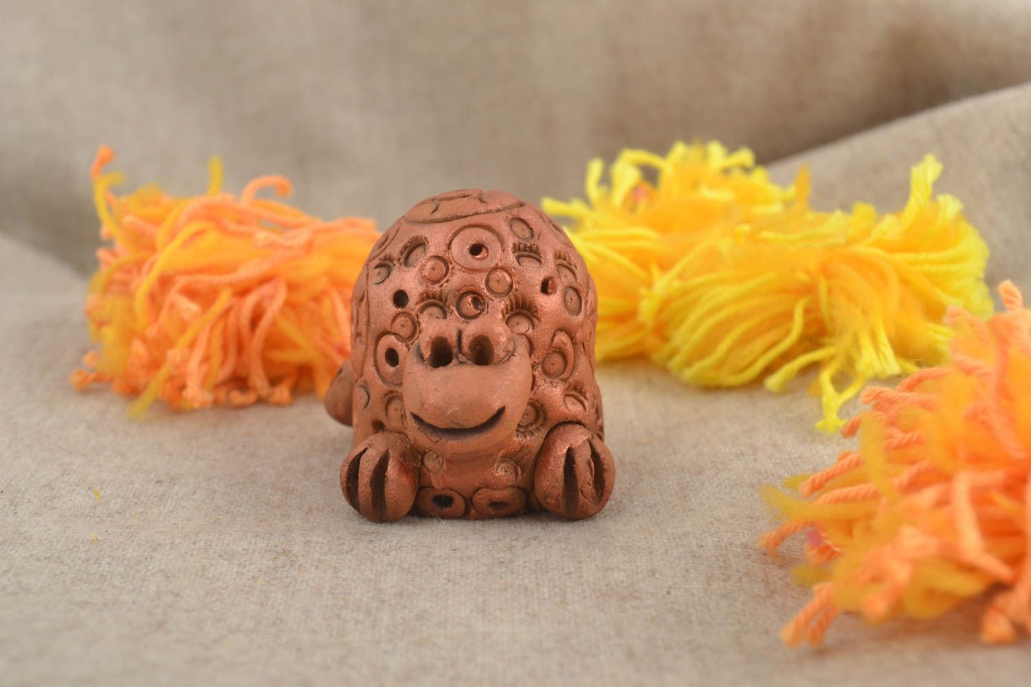 Figura de cerámica hecha a mano animal en miniatura elemento decorativo foto 1