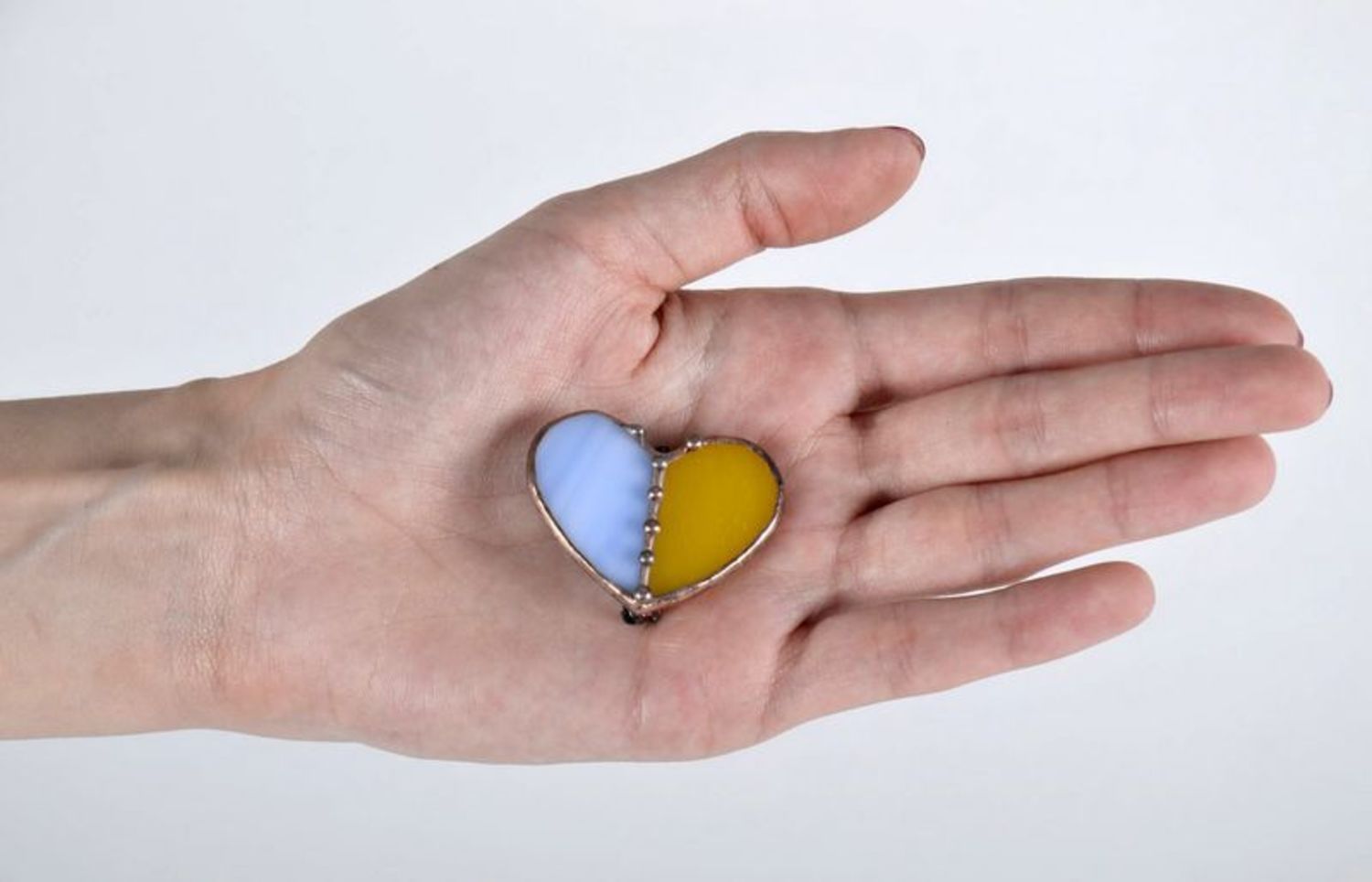 Ciondolo cuore ucraino in vetro fatto a mano pendente originale di vetrata
 foto 5