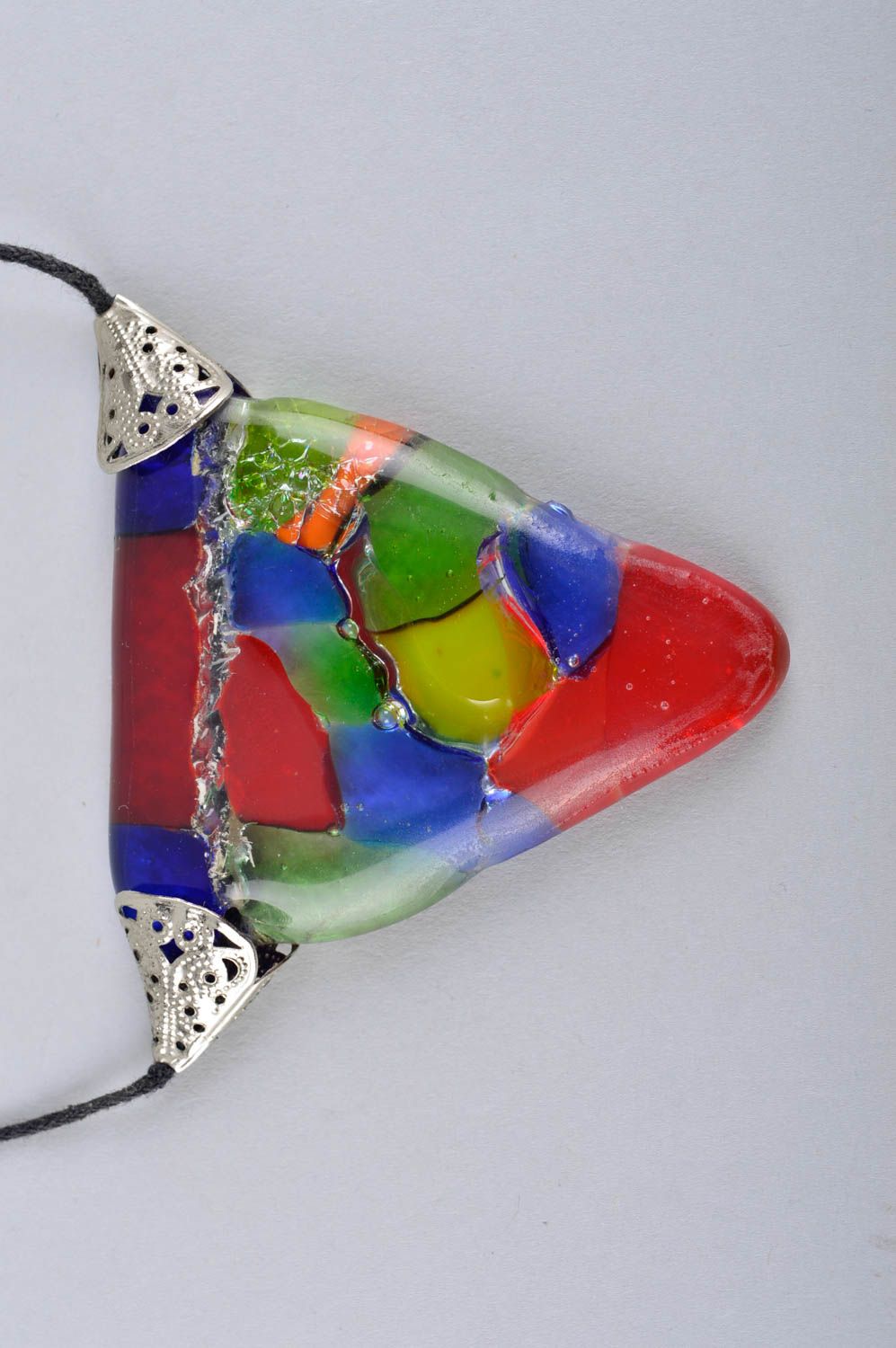 Стеклянный кулон хэнд мейд украшение из стекла кулон на шнурке треугольный фото 3