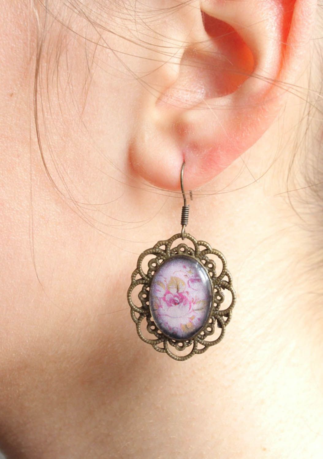 Boucles d'oreilles artisanales avec fleurs photo 1