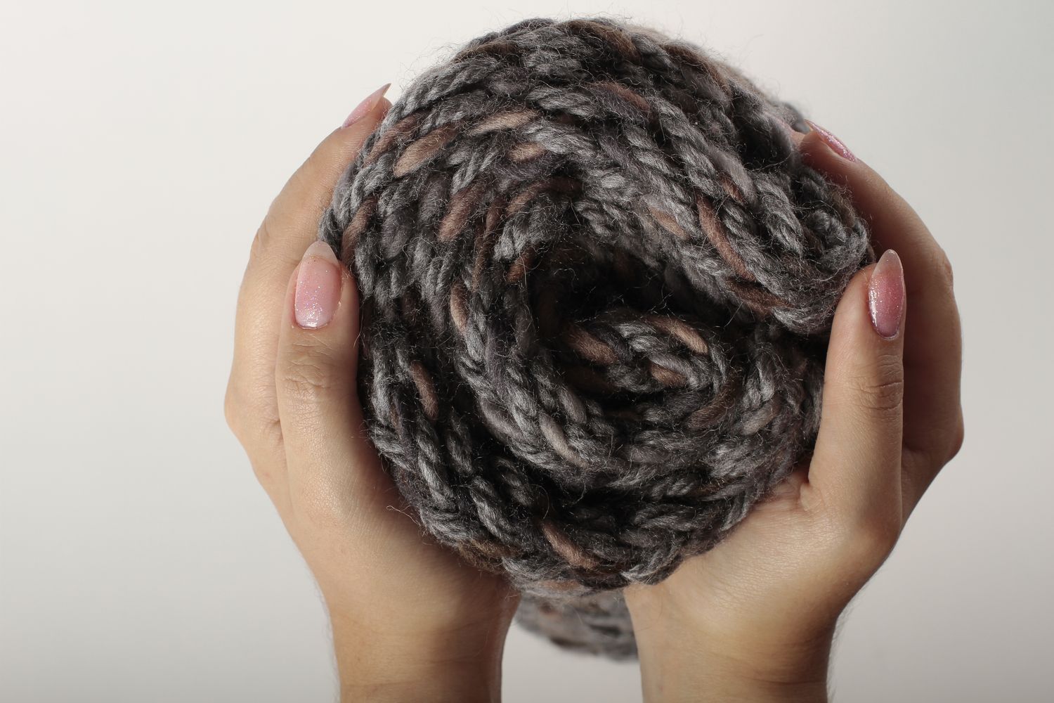 Écharpe laine faite main Vêtement femme tricot gris-marron Idée cadeau photo 4