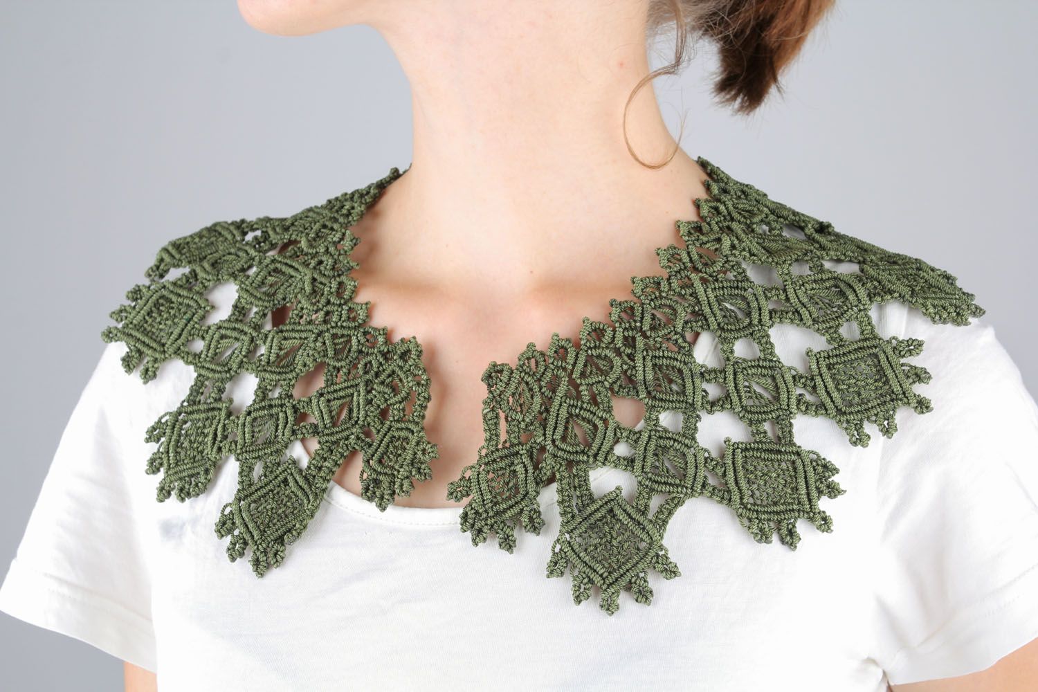 Large woven collar photo 1