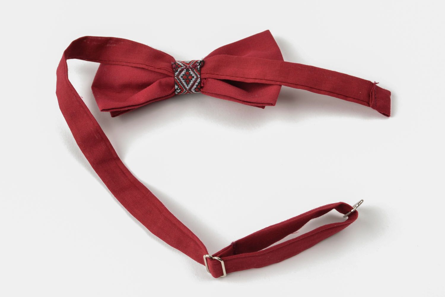 Red costume bow tie photo 4