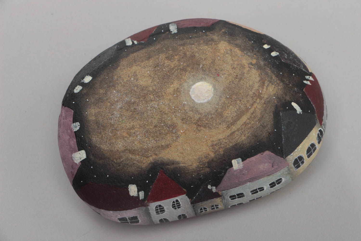 Морской камень с росписью акриловыми красками ручной работы для декора Домики фото 2