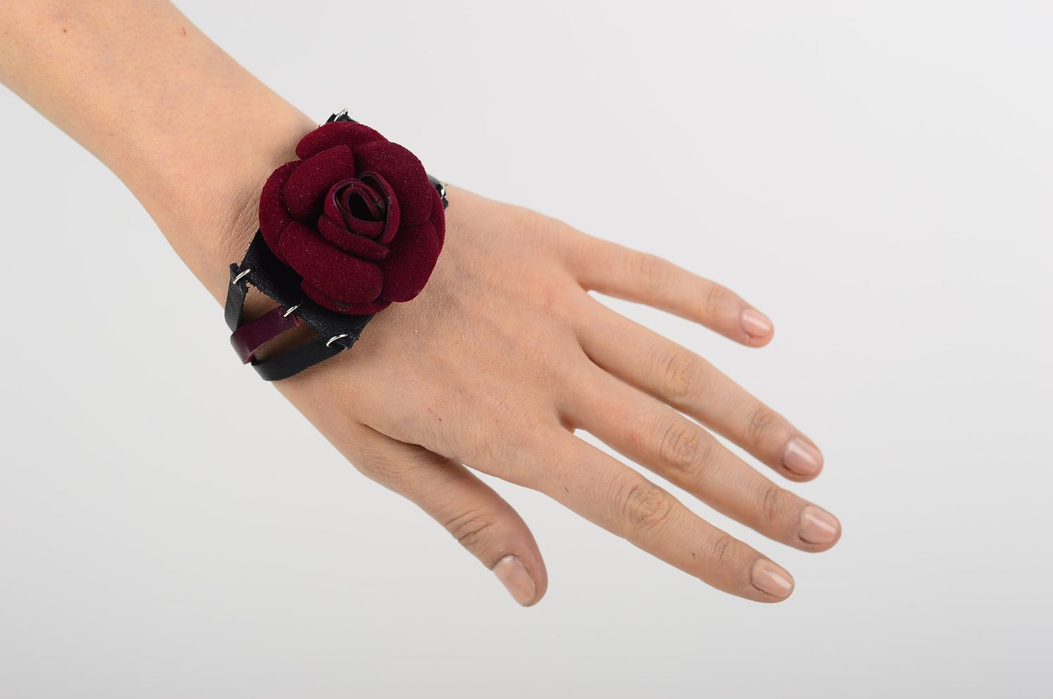 Bracelet cuir Bijou fait main avec rose bordeaux Accessoires femme cadeau photo 1