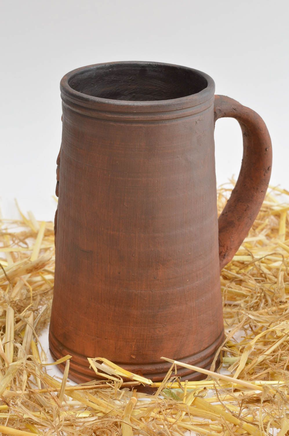 Handmade ceramic beer mug 25 oz with handle and molded pattern 1,58 lb photo 2