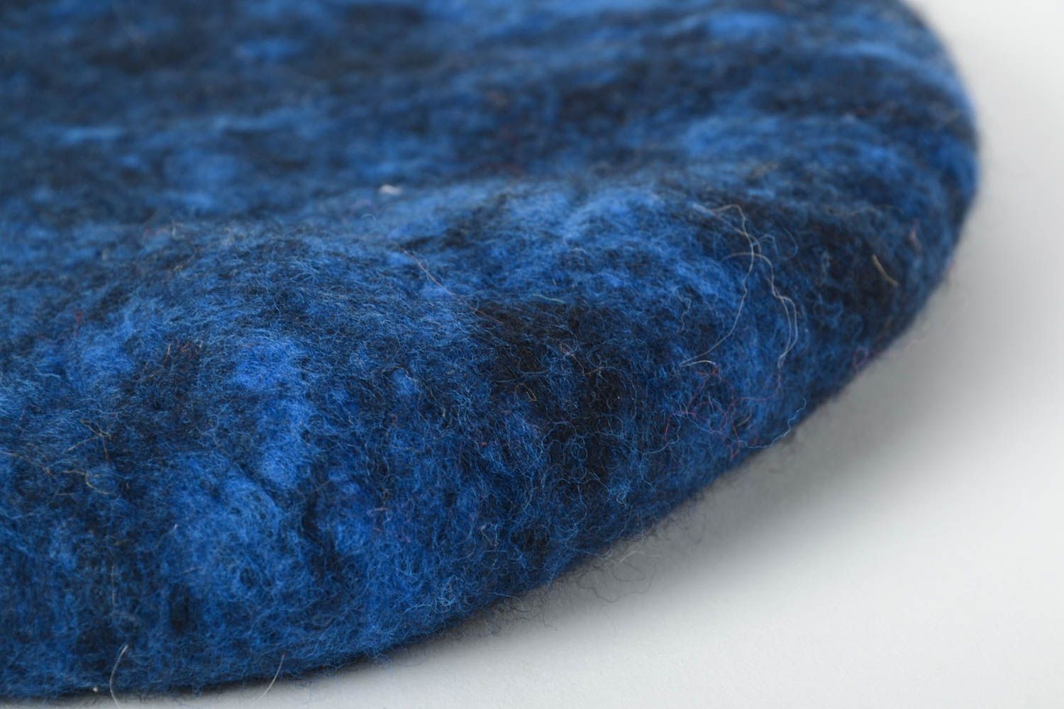 Béret en laine feutrée Chapeau fait main bleu marine Cadeau pour femme photo 4