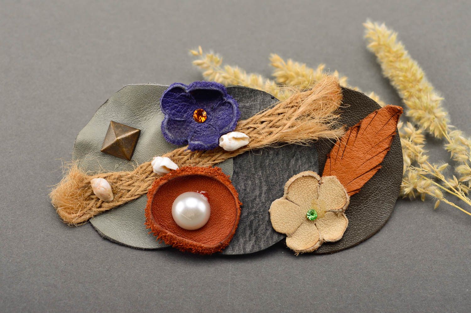 Haarspange Blume handmade Leder Schmuck wunderschön Accessoire für Haare modisch foto 1