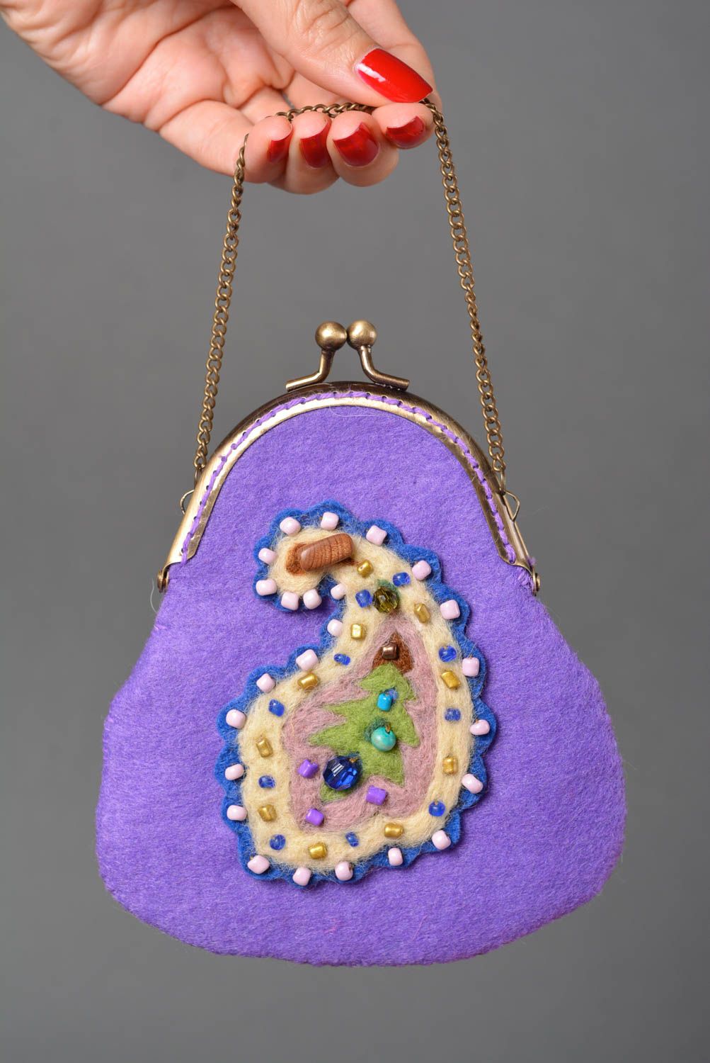 Сумка ручной работы женский кошелек фиолетовый на цепочке сумка из шерсти фото 2