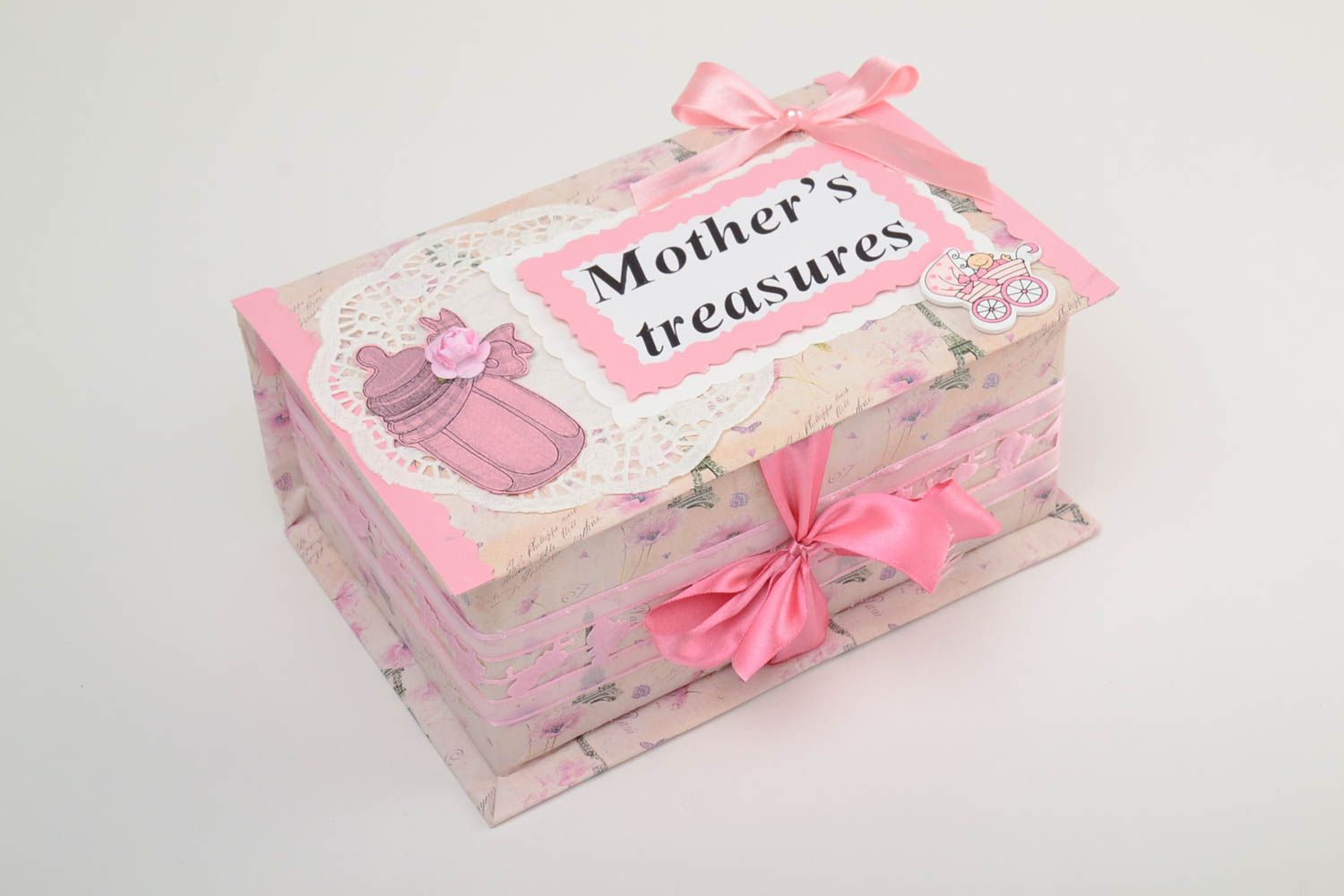 Grand coffret souvenir pour bébé en carton rose fait main avec rubans    photo 3
