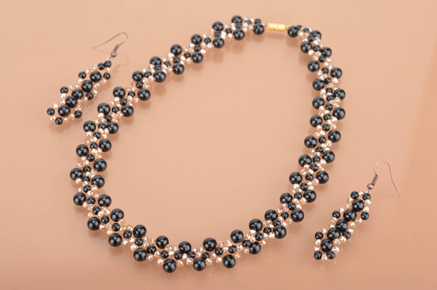 Boucles d'oreilles et collier en cristal de roche perles céramiques faits main photo 2