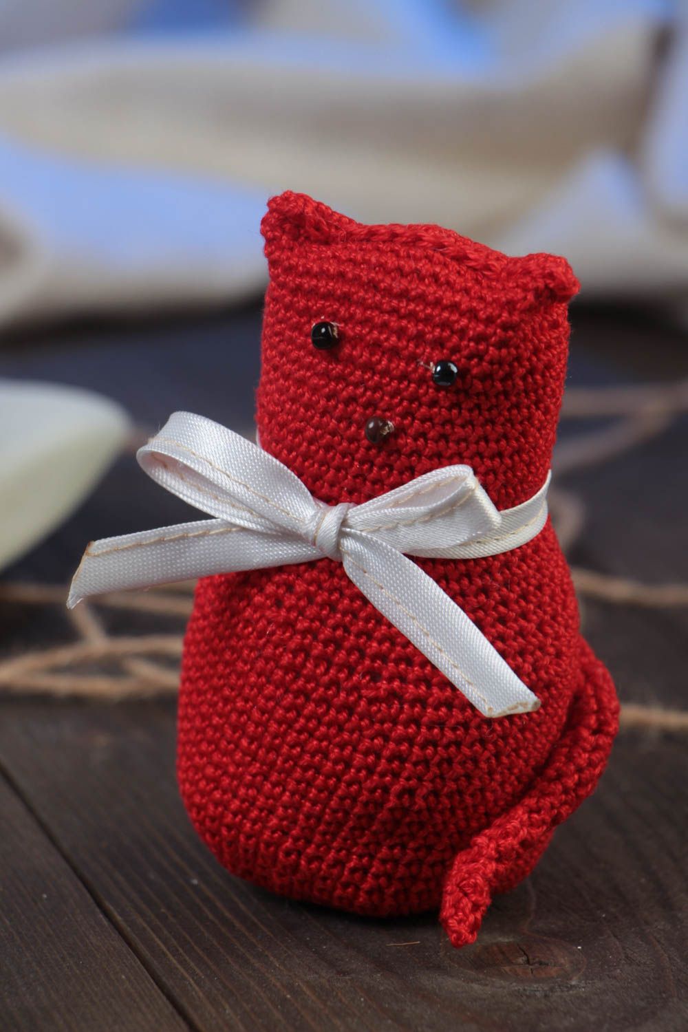 Peluche chat rouge Jouet pour enfant fait main Décoration chambre au crochet photo 1